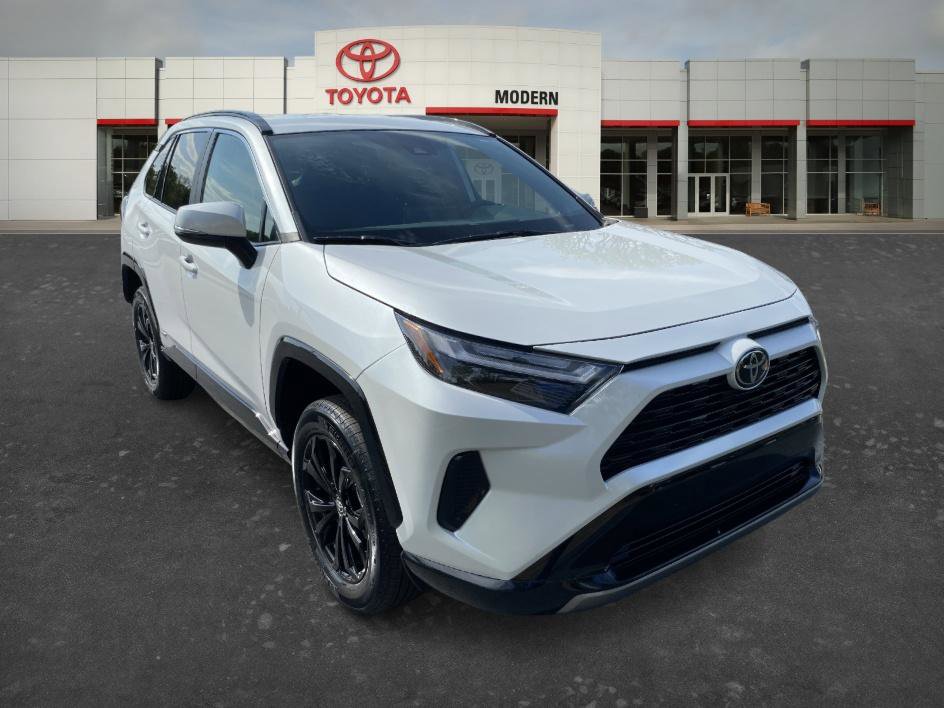 Used 2025 Toyota RAV4 SE AWD/4WD image 3