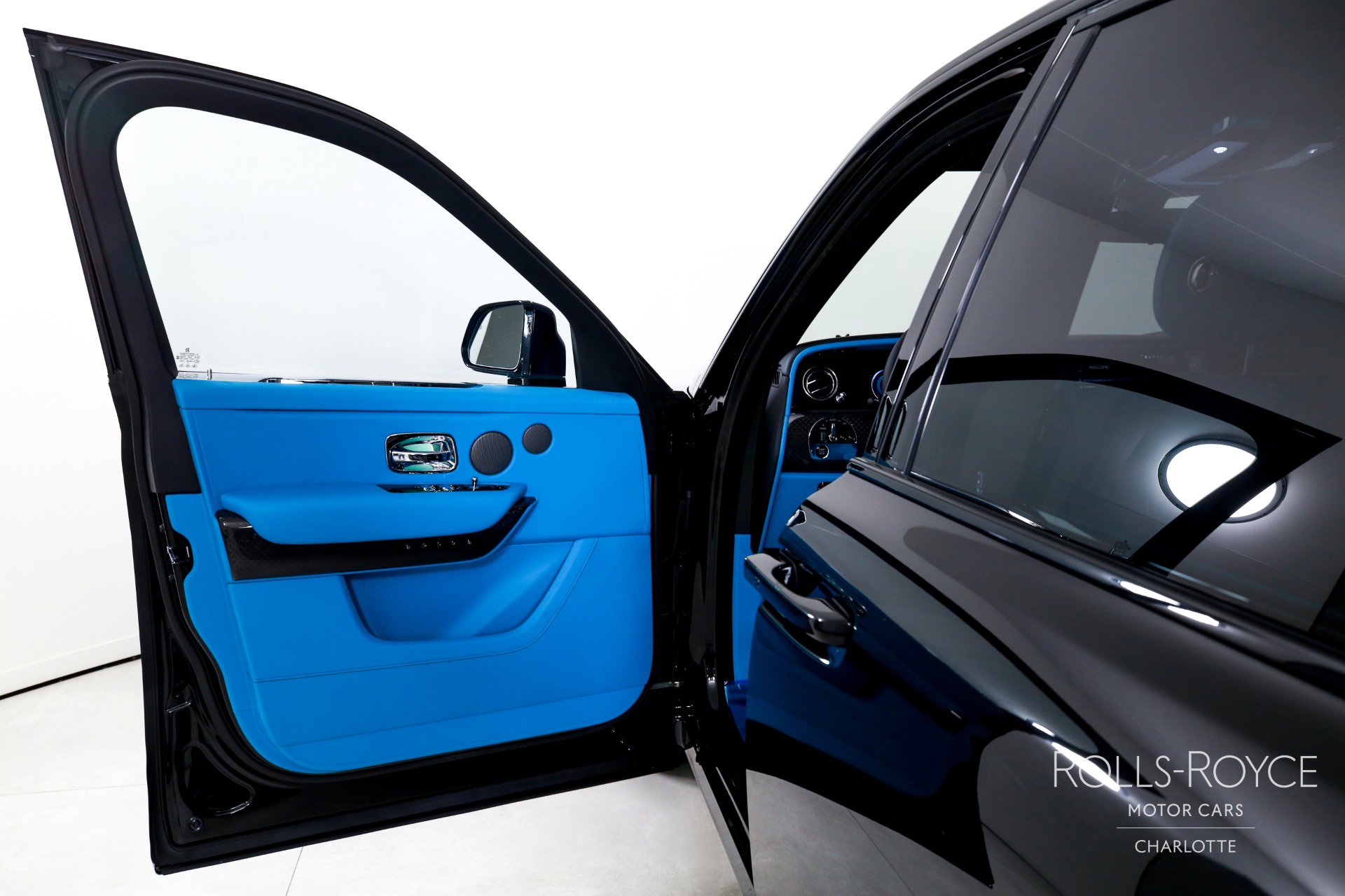 New 2026 Rolls-Royce Cullinan Black Badge image 11