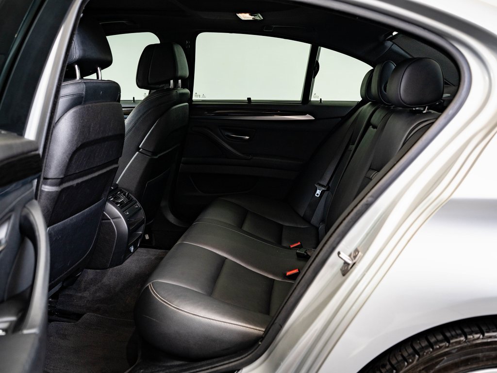 Used 2014 BMW 550i xDrive Sedan image 40