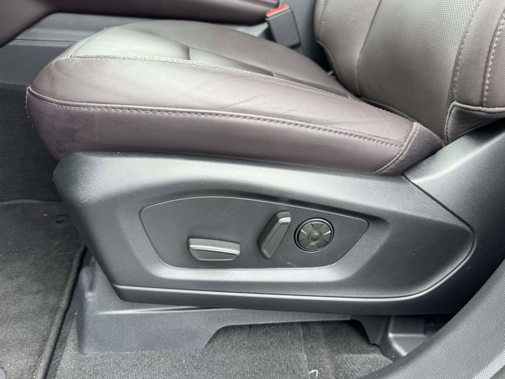 Used 2026 Ford Explorer Platinum w/ LUX Leather Package AWD/4WD image 20