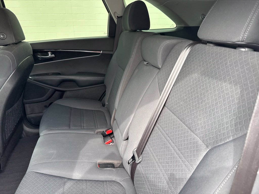Used 2018 Kia Sorento FWD V6 image 14