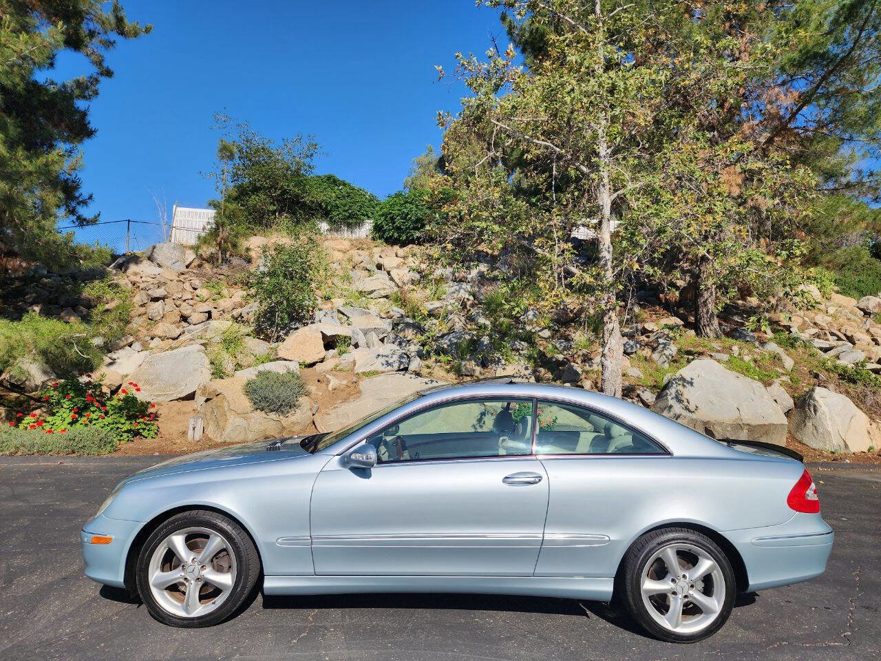 Used 2005 Mercedes-Benz CLK 320 Coupe image 6