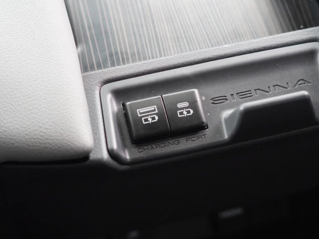 Used 2024 Toyota Sienna Limited AWD/4WD image 37