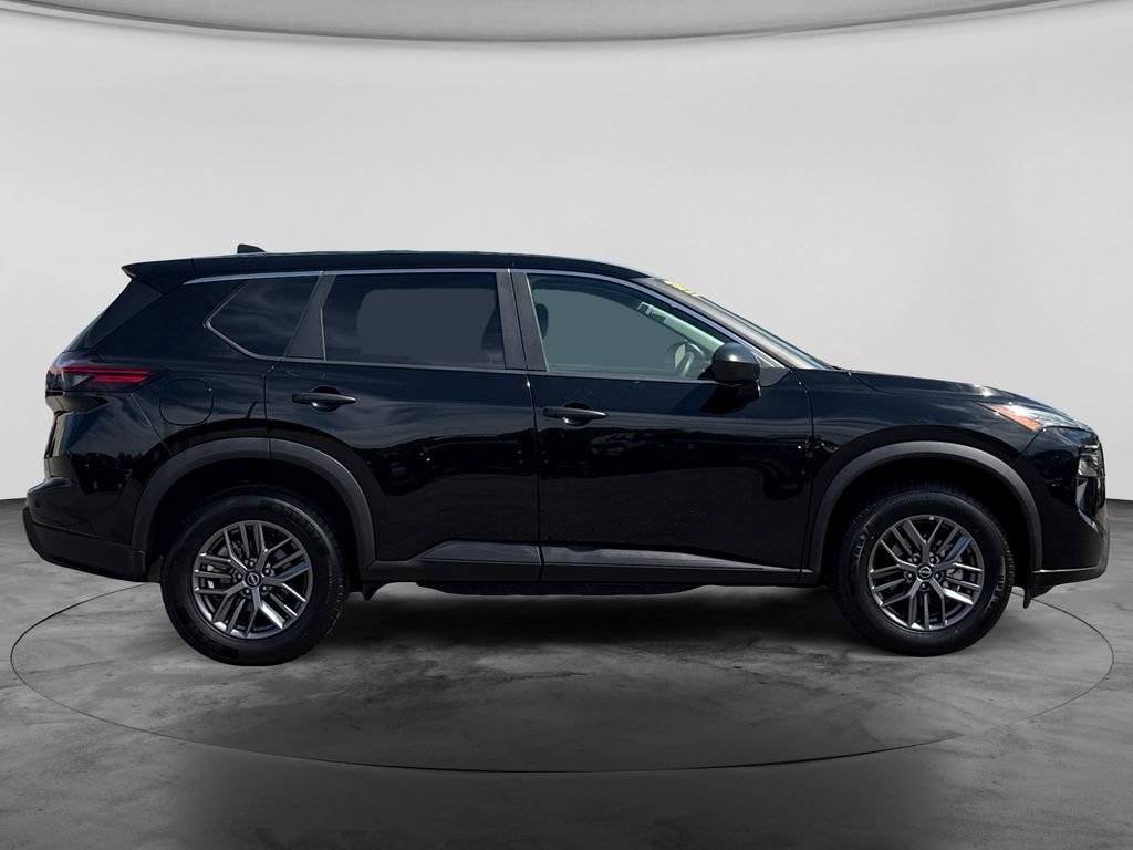 Used 2024 Nissan Rogue S AWD/4WD image 9