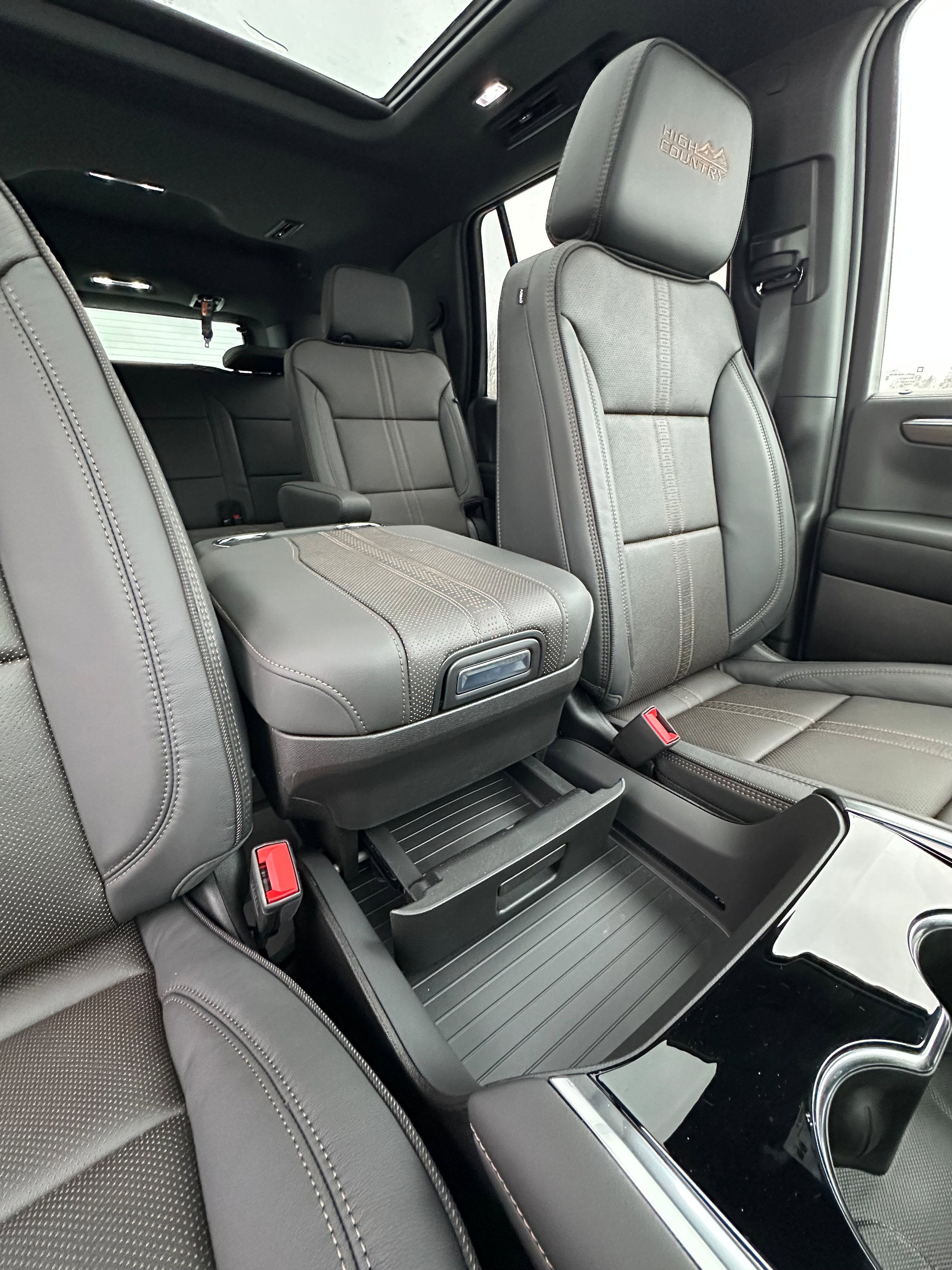 New 2026 Chevrolet Tahoe High Country w/ Sun And Tow Package image 18