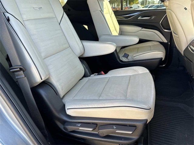 Used 2024 Cadillac Escalade Sport w/ LPO, ONYX Package image 11