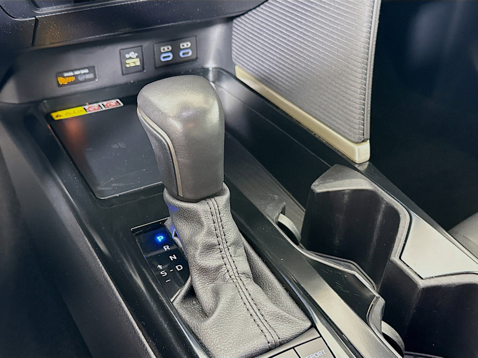 Used 2025 Toyota Camry SE FWD image 17