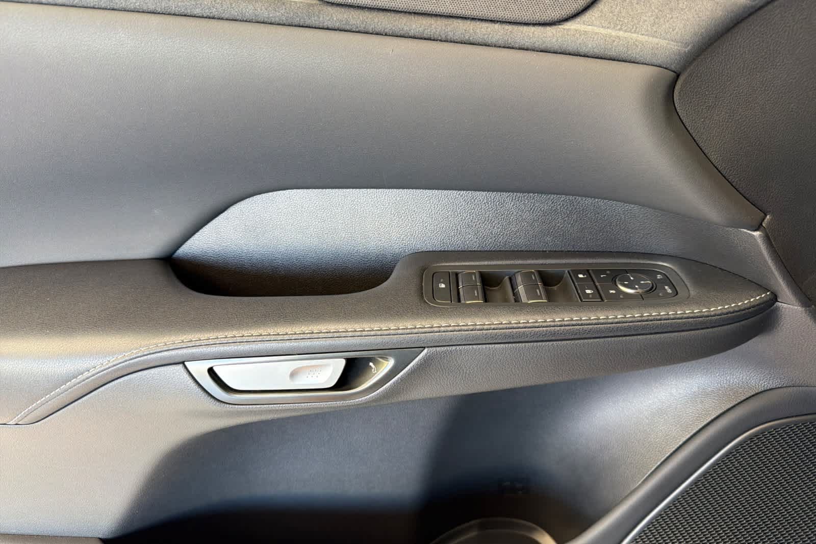 Certified 2025 Lexus RX 450h AWD w/ Convenience Package image 12