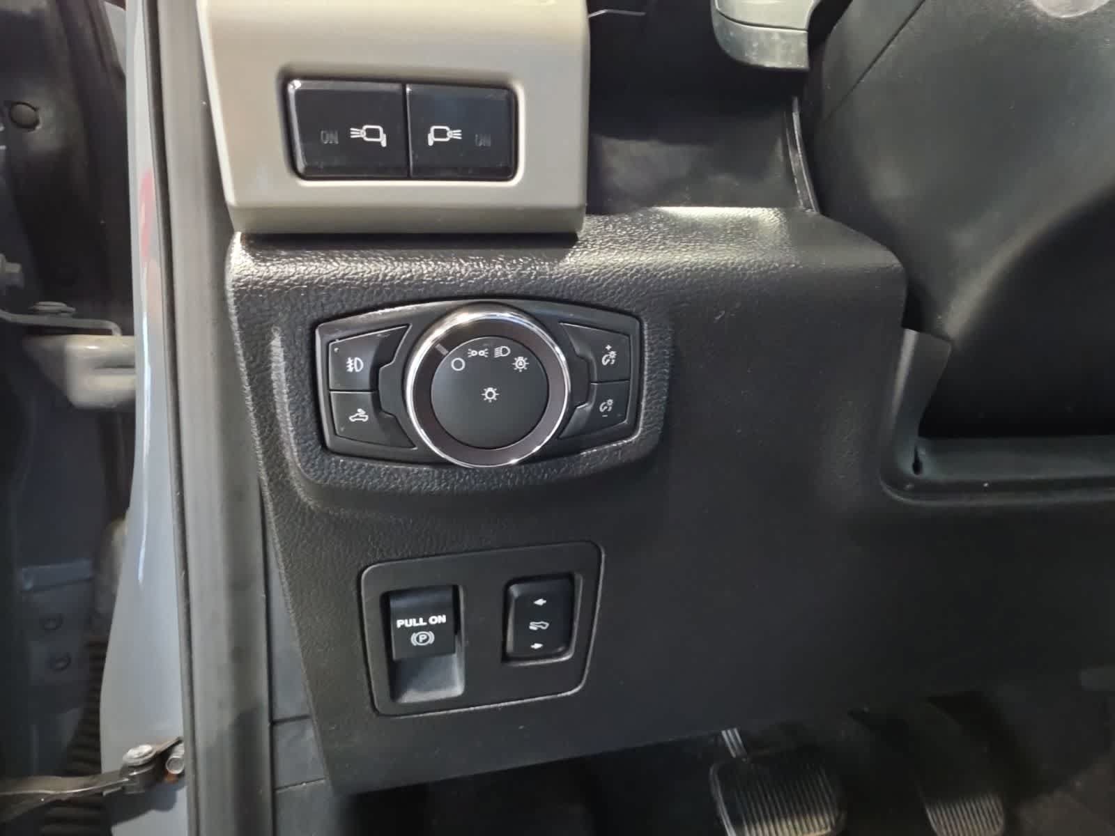 Used 2019 Ford F150 Lariat w/ Equipment Group 502A Luxury AWD/4WD image 23