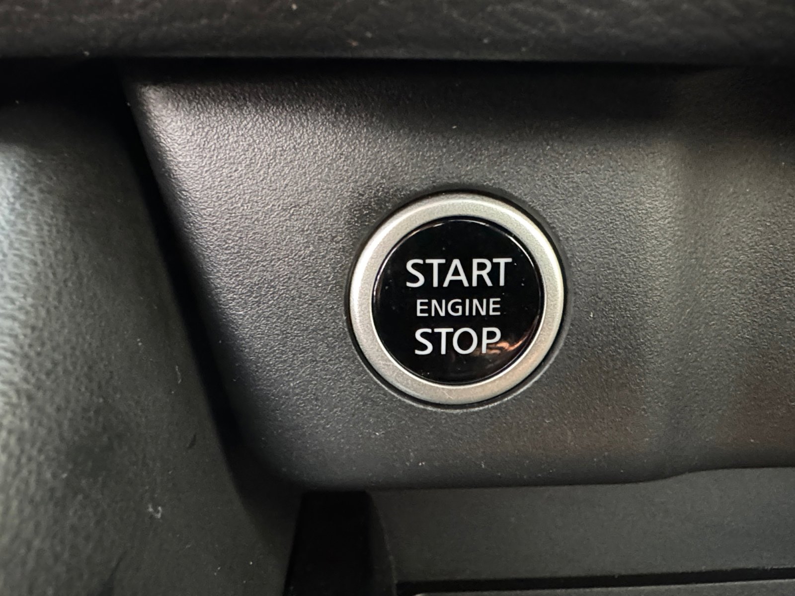 Used 2023 Nissan Rogue SL w/ SL Premium Package image 30