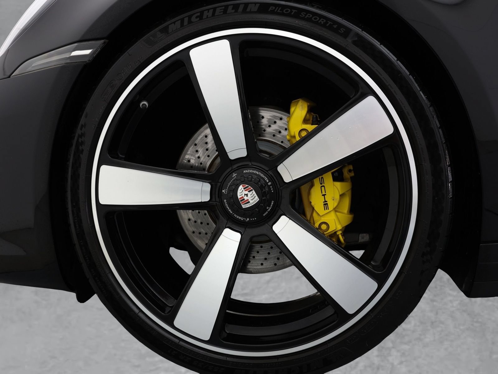 Used 2020 Porsche 911 Carrera RWD image 33
