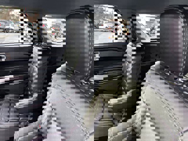 Certified 2022 Ford Explorer XLT w/ Equipment Group 202A image 26