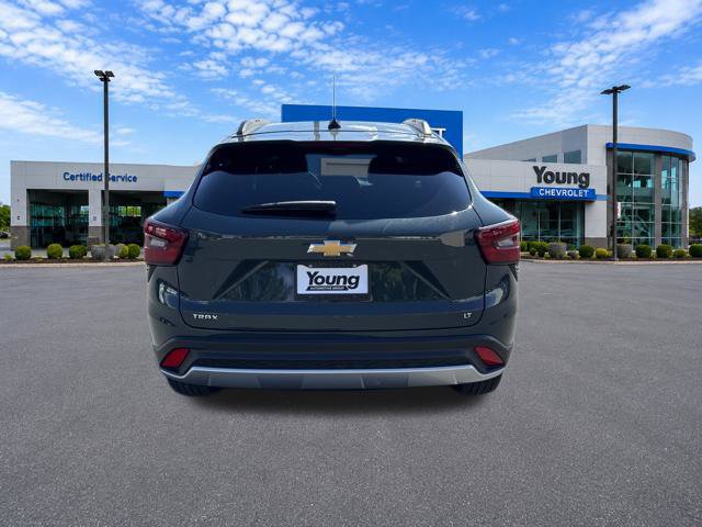 Used 2025 Chevrolet Trax LT FWD image 6