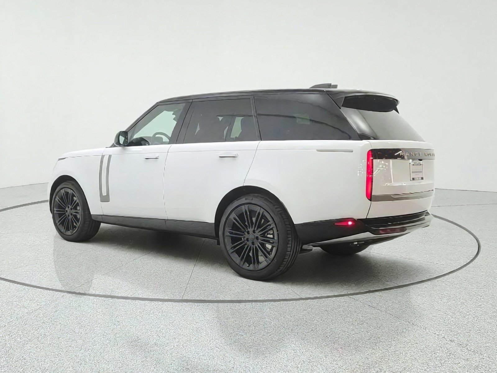 Used 2026 Land Rover Range Rover SE AWD/4WD image 7