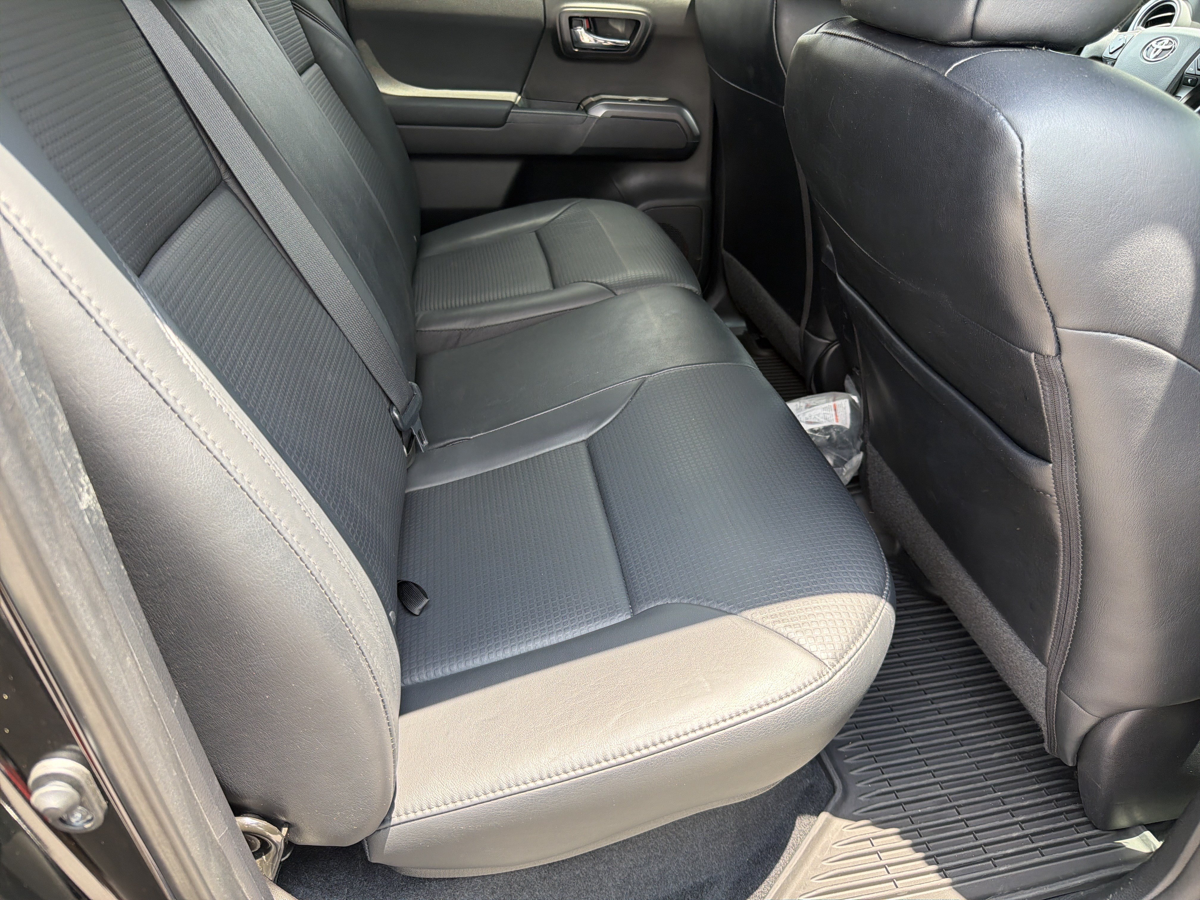 Used 2019 Toyota Tacoma TRD Off-Road AWD/4WD image 26