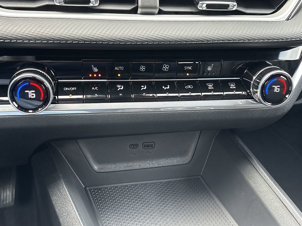 New 2026 Chevrolet Equinox LT w/ Convenience Package II image 19