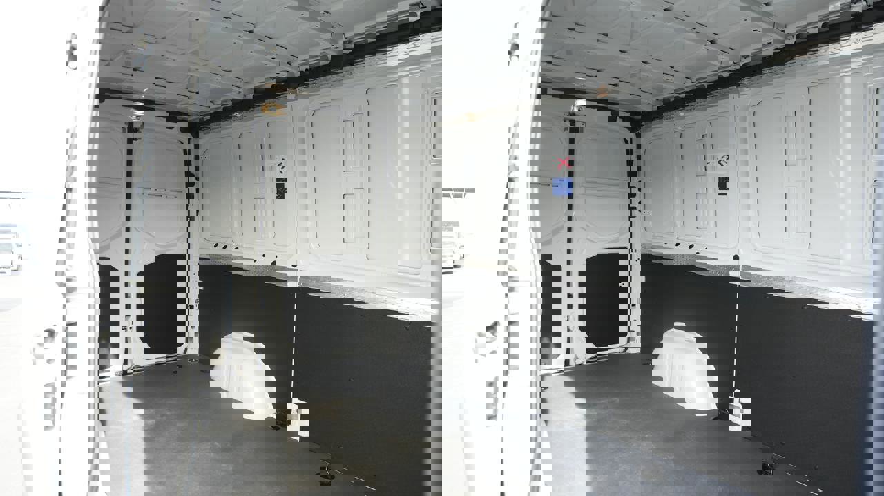 Used 2025 Mercedes-Benz Sprinter 2500 image 9