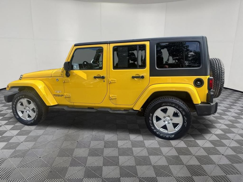 Used 2011 Jeep Wrangler Unlimited Sahara w/ Dual Top Group AWD/4WD image 17