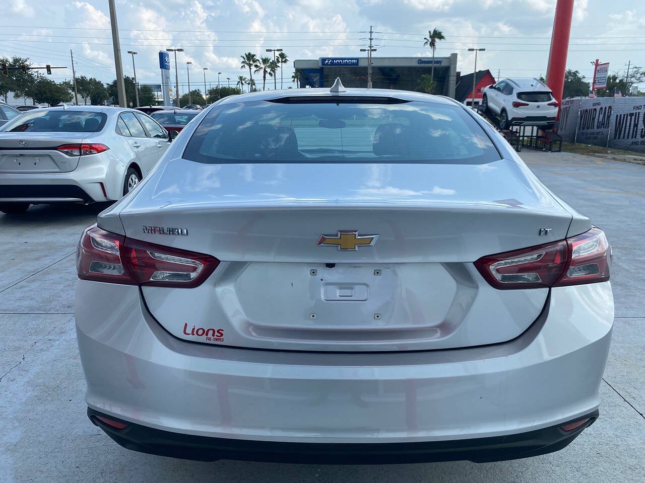 Used 2021 Chevrolet Malibu LT FWD image 7
