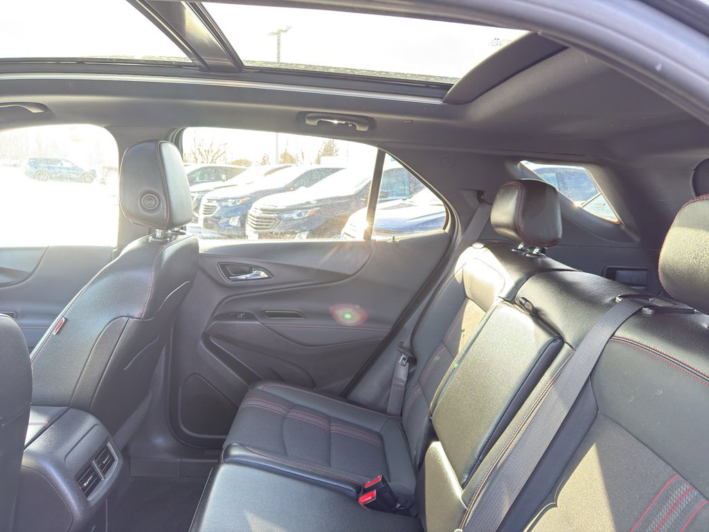 Used 2022 Chevrolet Equinox RS image 32