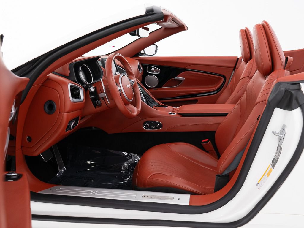 Used 2021 Aston Martin DB11 Volante RWD image 23