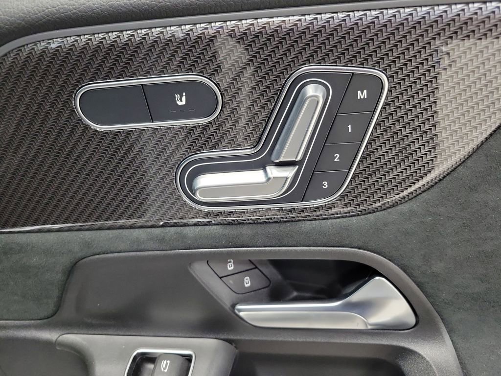 Used 2024 Mercedes-Benz GLB 35 AMG 4MATIC image 26