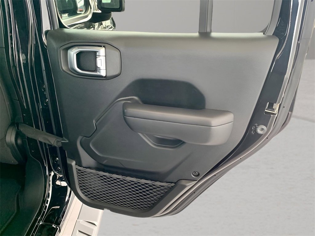 Used 2021 Jeep Gladiator Sport image 22