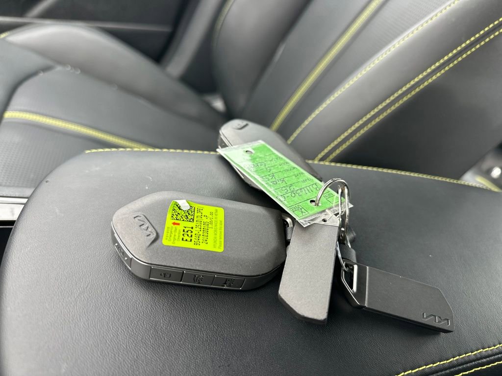 Used 2025 Kia K5 GT image 19