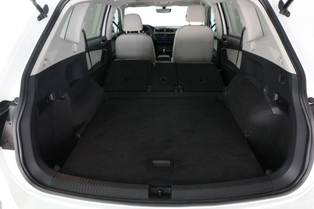 Used 2021 Volkswagen Tiguan SE w/ Panoramic Sunroof Package AWD/4WD image 34