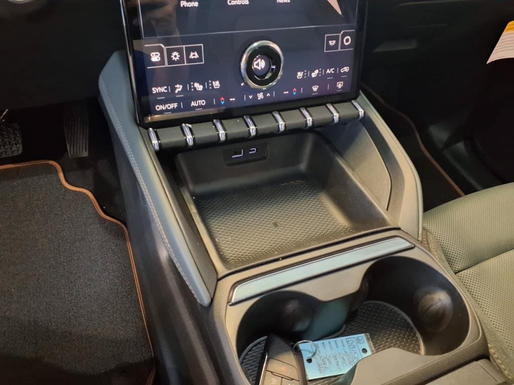 New 2026 GMC Terrain AT4 w/ Convenience Package III AWD/4WD image 13