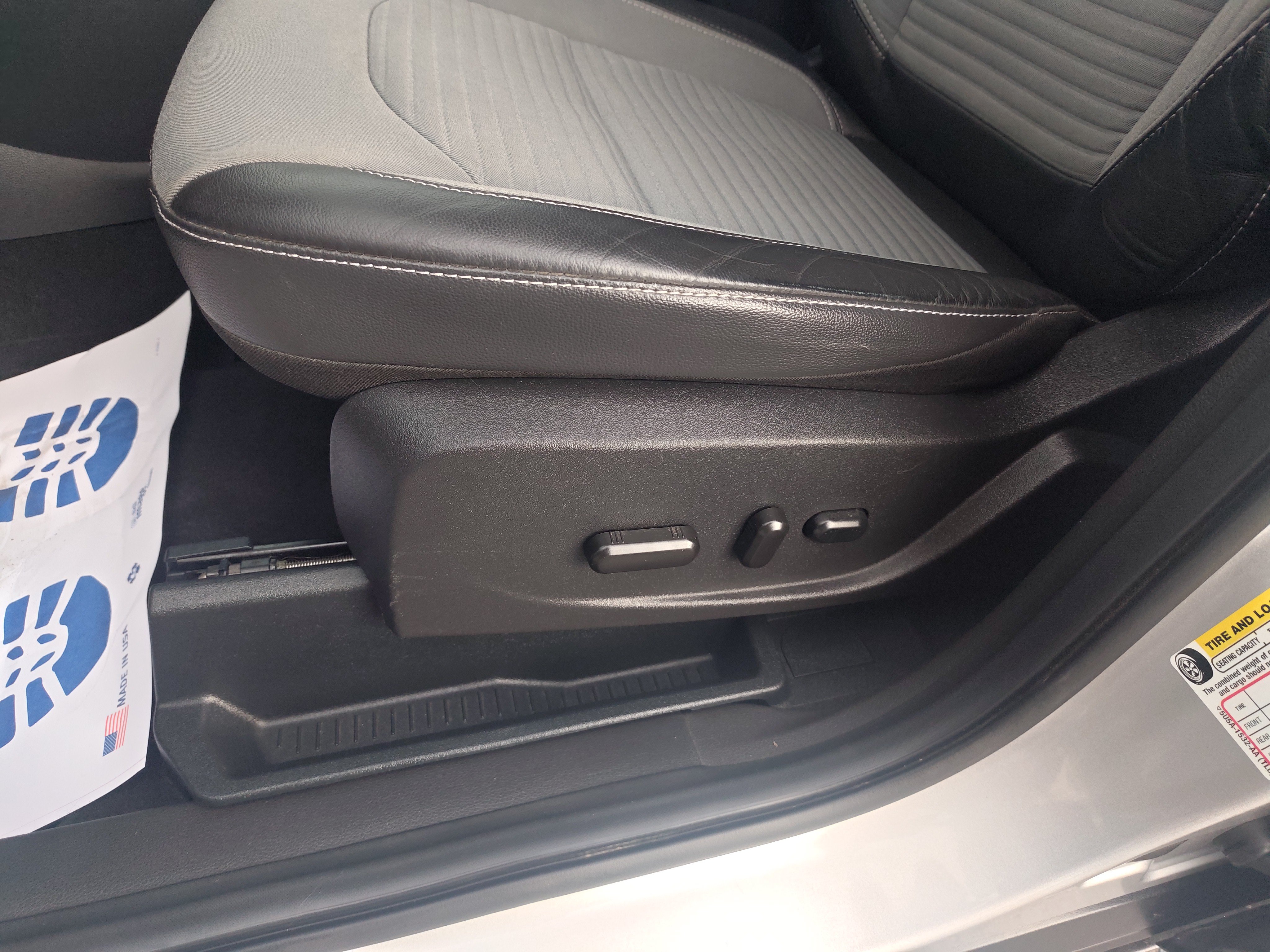 Used 2018 Ford Escape SE w/ SE Sport Appearance Package AWD/4WD image 13
