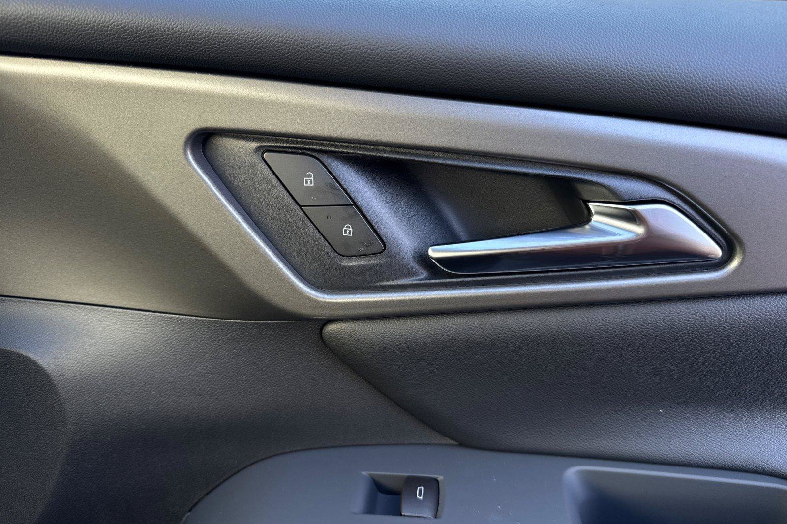 New 2026 Chevrolet Traverse LT w/ Midnight/Sport Edition FWD image 23