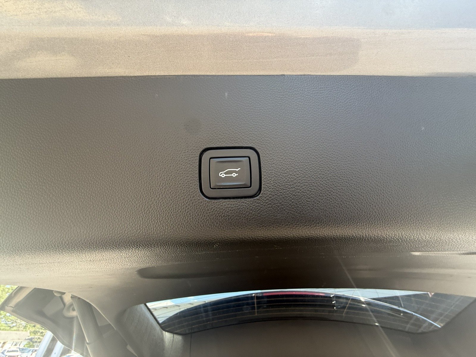 Used 2018 Chevrolet Traverse LT FWD image 30