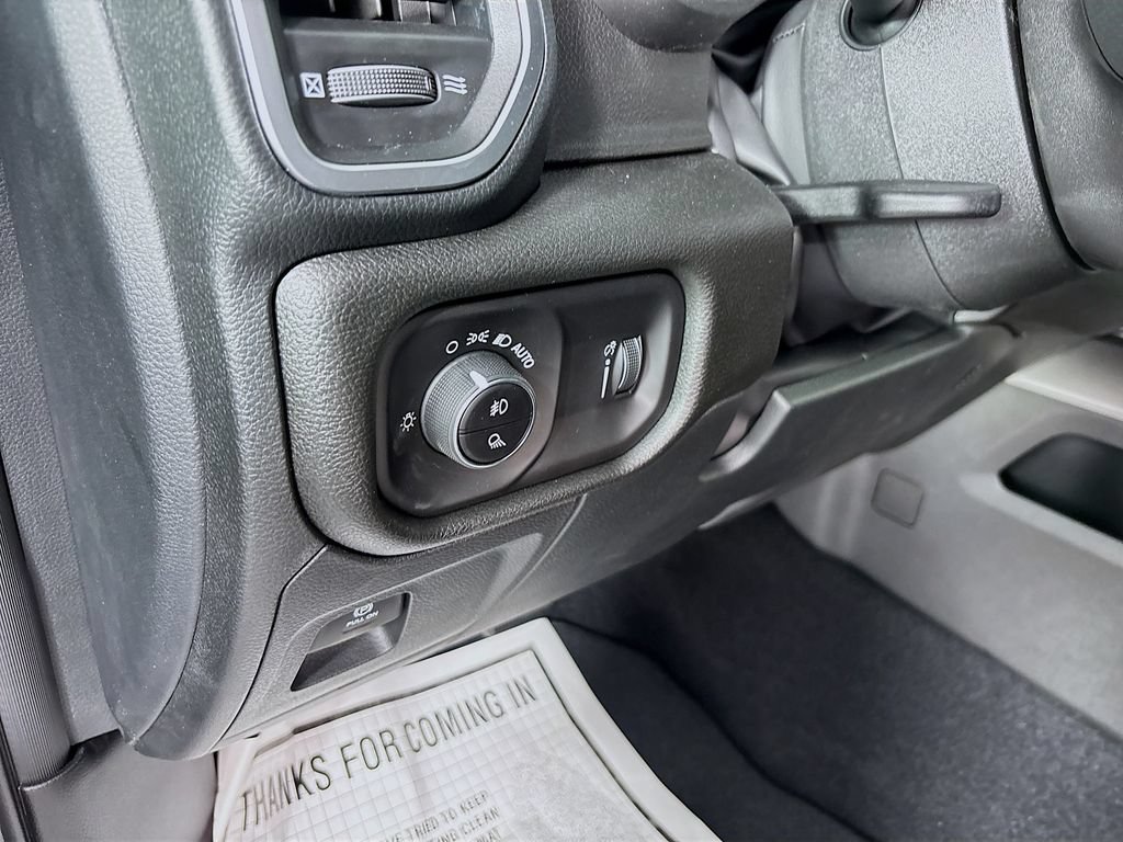 New 2026 RAM 1500 Express AWD/4WD image 10