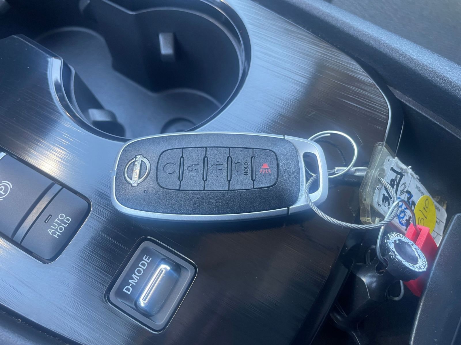 Used 2025 Nissan Rogue SV image 21