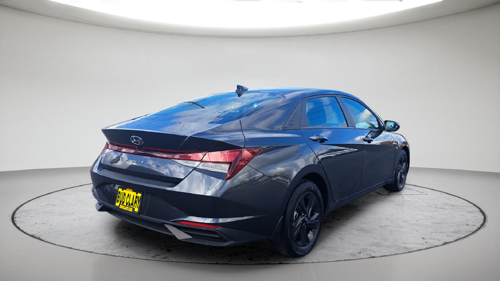 Used 2023 Hyundai Elantra SEL FWD image 17