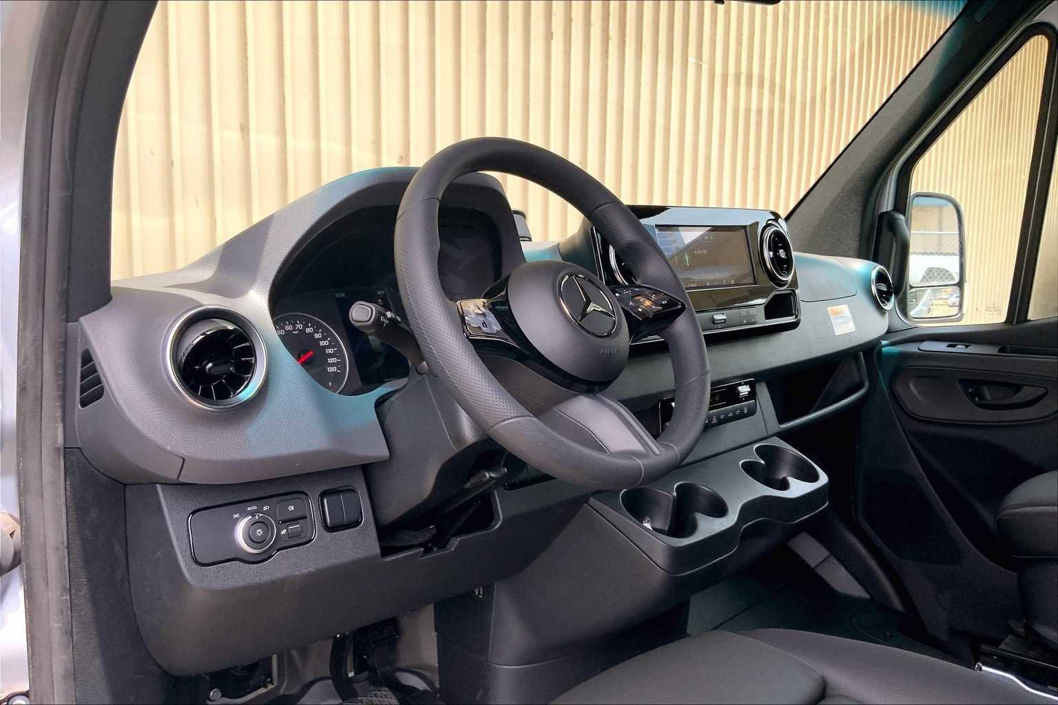 New 2025 Mercedes-Benz Sprinter 2500 image 18