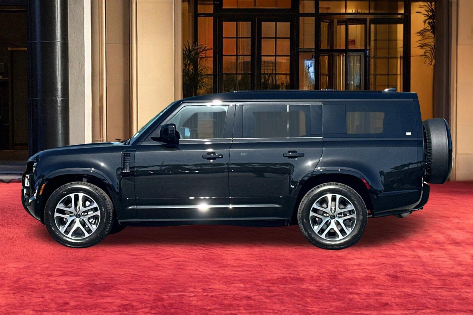 New 2026 Land Rover Defender 130 X-Dynamic SE image 2
