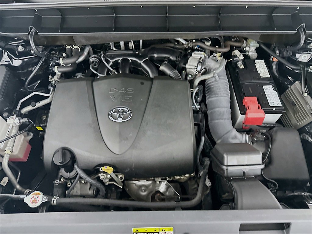 Used 2022 Toyota Highlander LE image 31