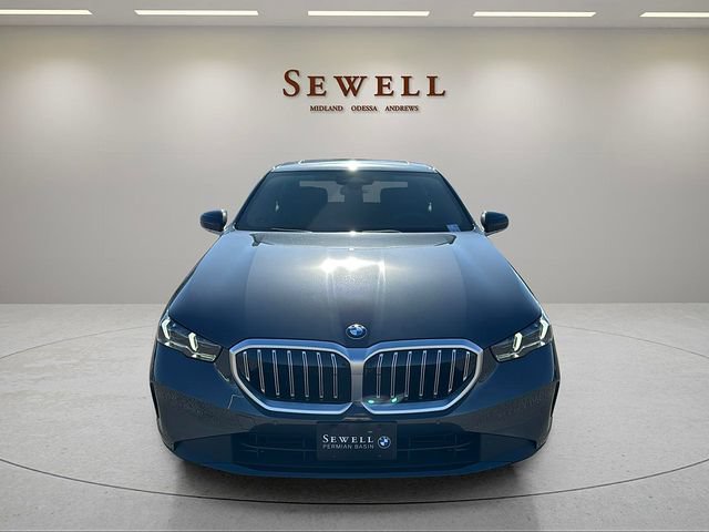 Certified 2025 BMW 530i xDrive w/ Premium Package AWD/4WD image 8