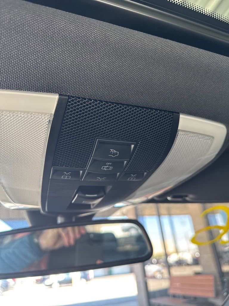 Used 2010 Mercedes-Benz C 300 Sedan image 14