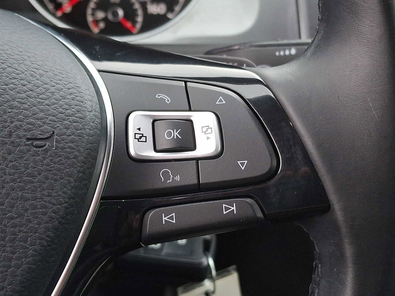 Used 2017 Volkswagen Golf Alltrack S image 17