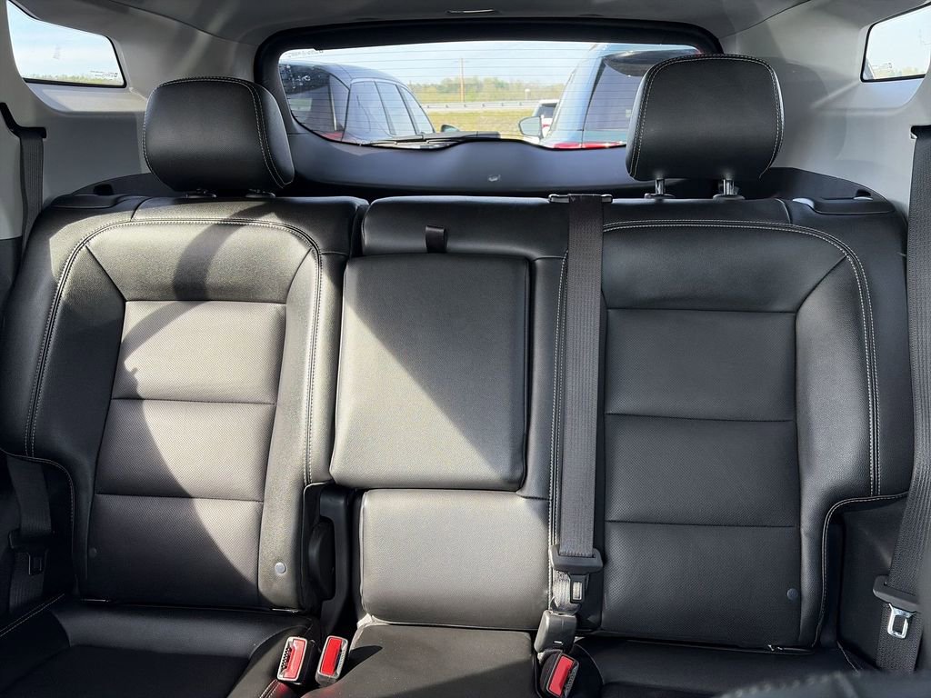 Used 2024 GMC Terrain SLT AWD/4WD image 21