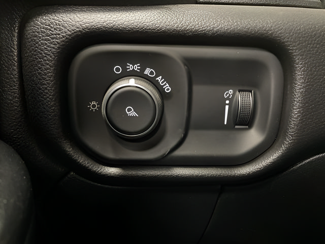 New 2024 RAM 2500 Tradesman w/ Chrome Appearance Group AWD/4WD image 28