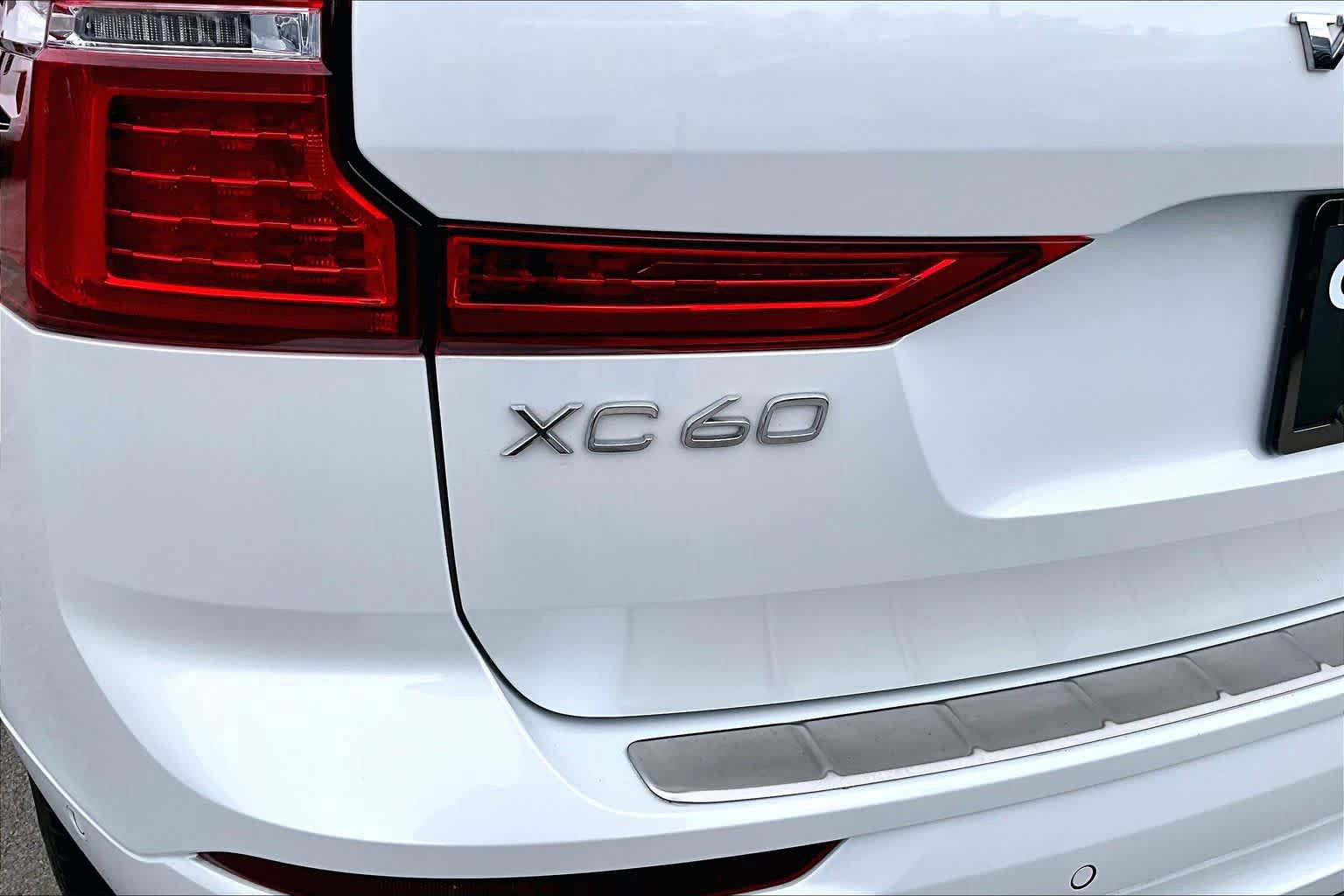 Certified 2023 Volvo XC60 B5 Plus w/ Climate Package image 31
