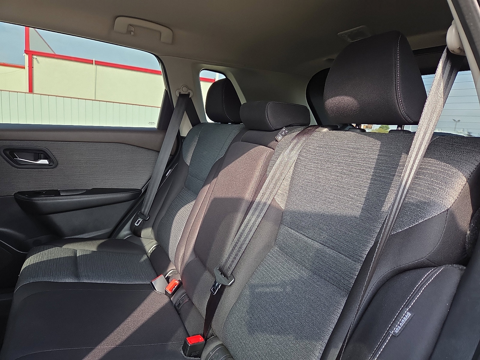 Used 2023 Nissan Rogue SV image 10