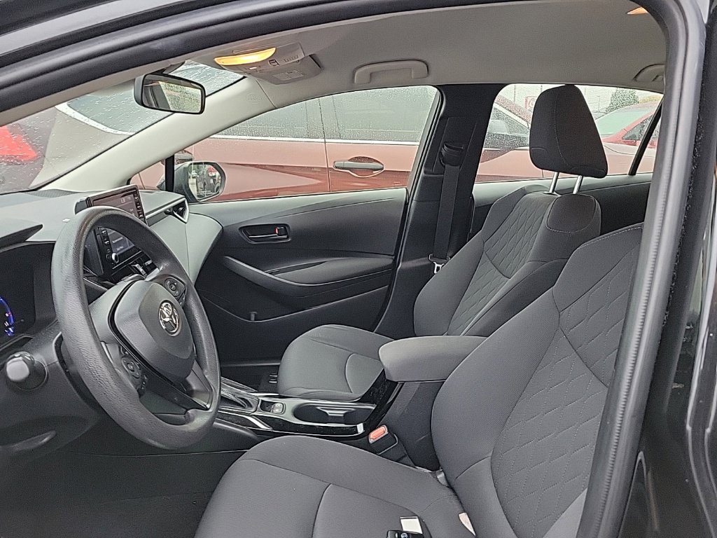 Used 2022 Toyota Corolla LE FWD image 6