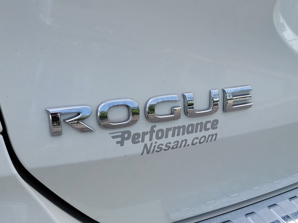 Used 2017 Nissan Rogue SL w/ SL Premium Package AWD/4WD image 13
