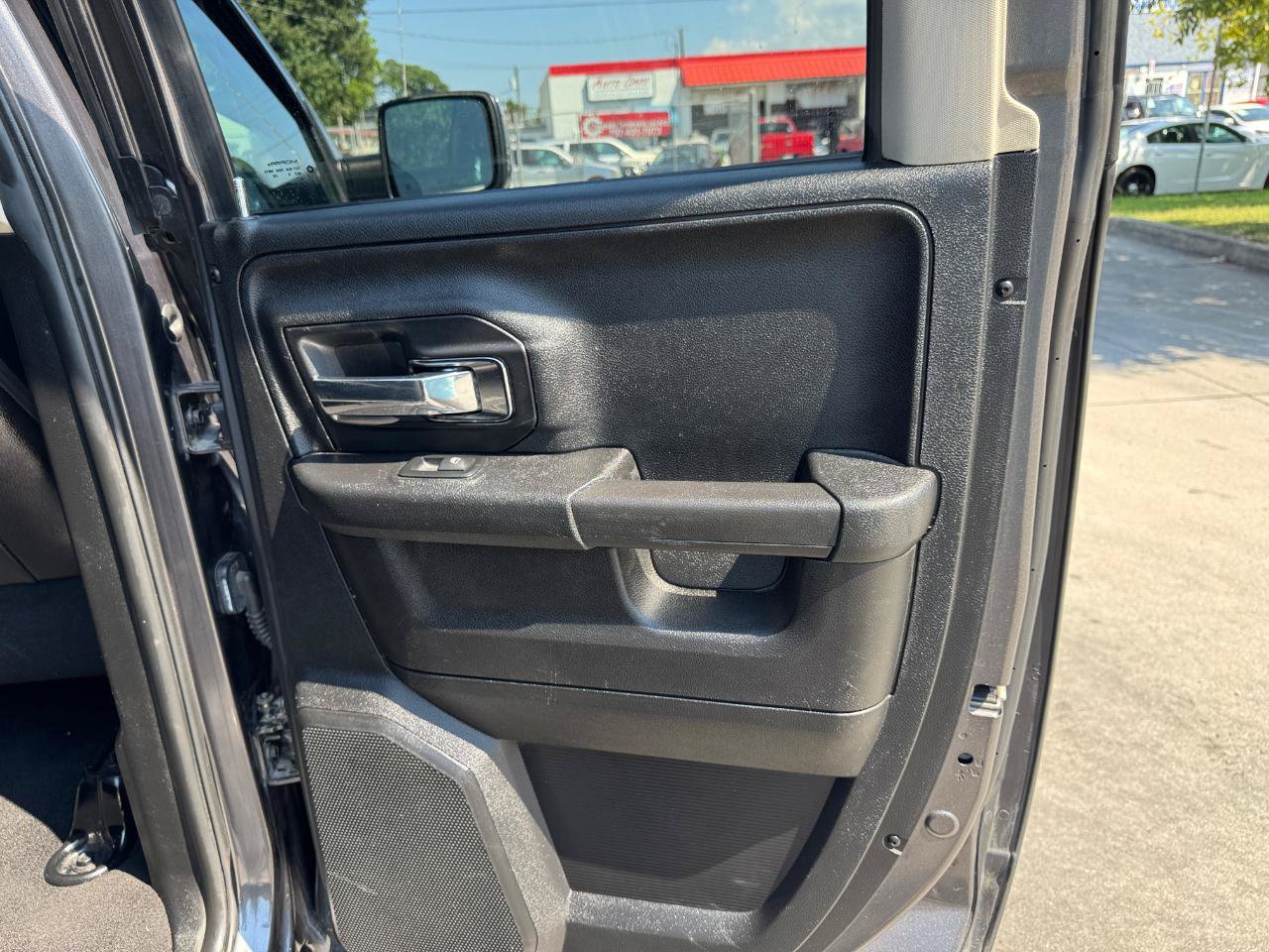 Used 2016 RAM 1500 Laramie AWD/4WD image 16