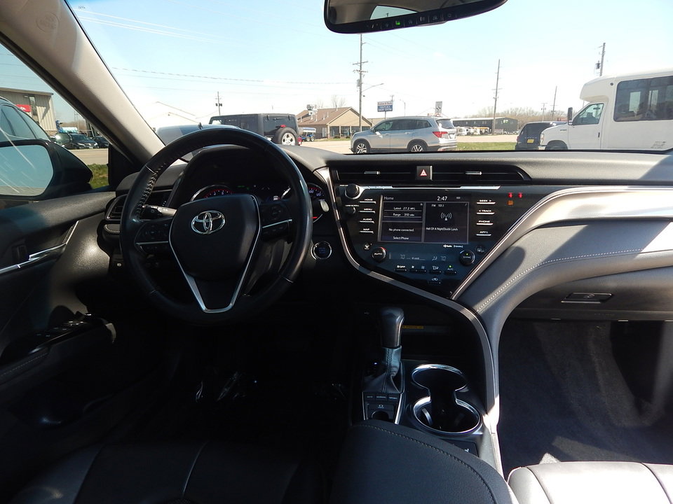 Used 2020 Toyota Camry XSE image 21
